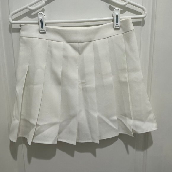 Tennis skorts, White, Barely Used excellent condition, Small - Picture 2 of 8